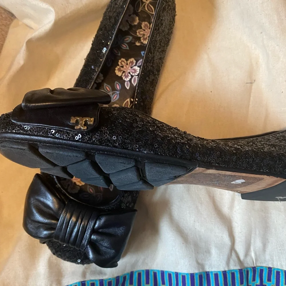 Tory Burch 7.5 Black Ballet Flats - Picture 2 of 3